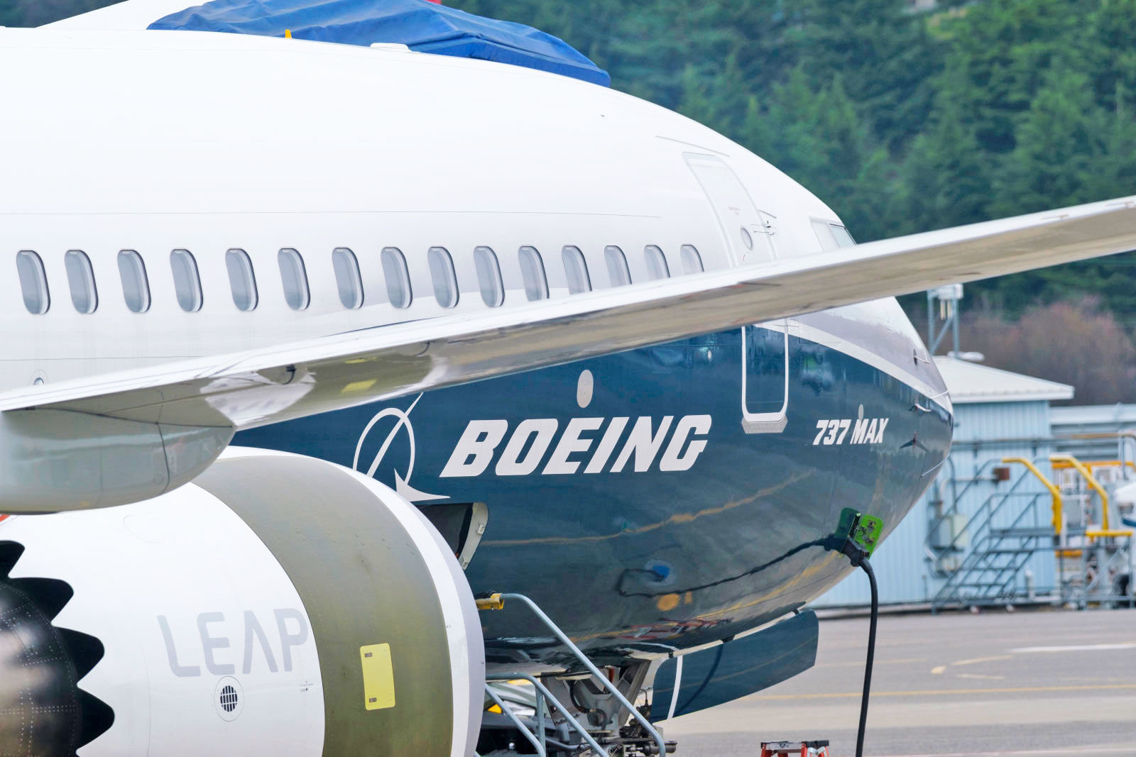 Após quedas de aviões, Boeing atualizar software de controle automático