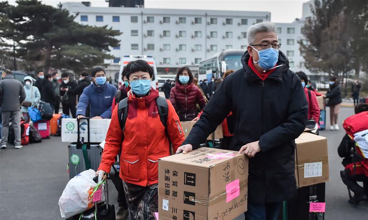 Wuhan, onde o coronavírus surgiu, alivia medidas de isolamento