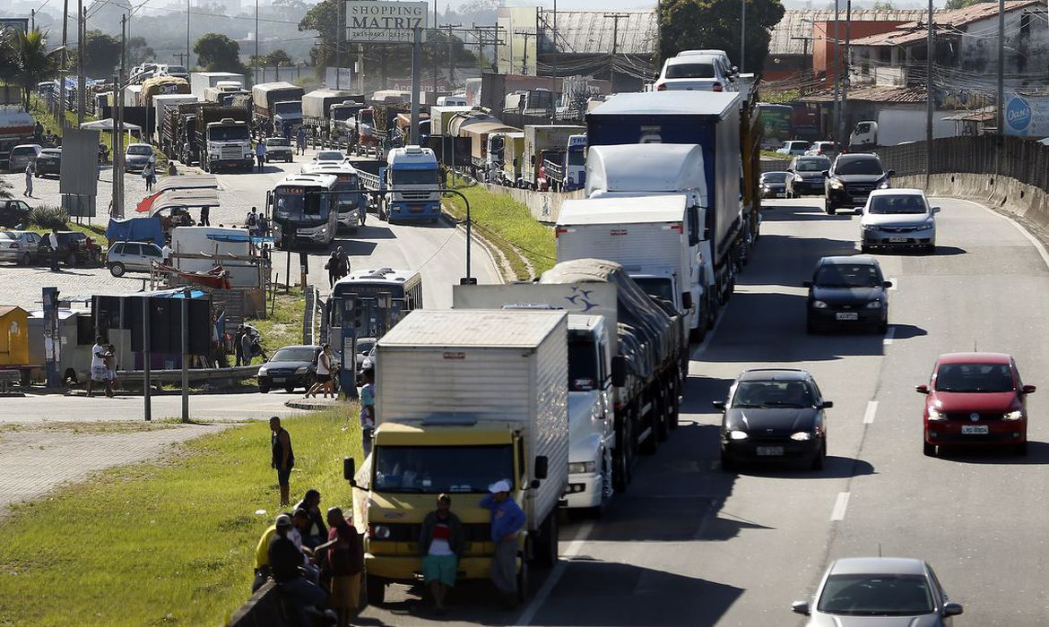 Caminhoneiros terão prioridade em campanha de vacinação contra gripe