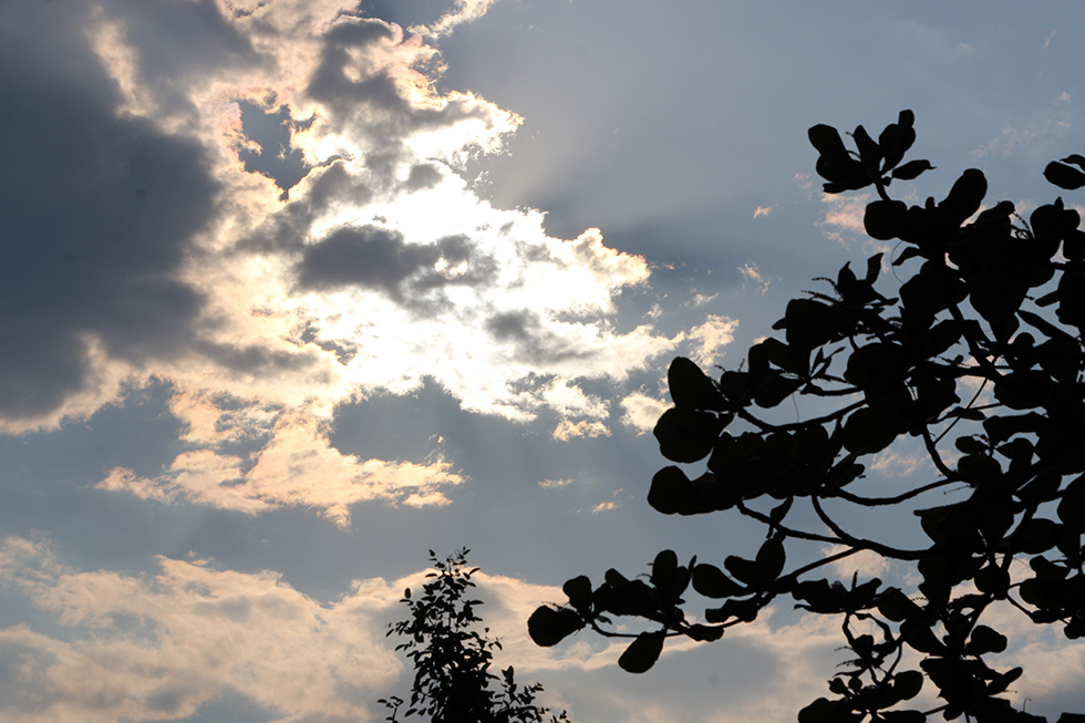 Semana começa com predomínio de sol e máxima de 32°C