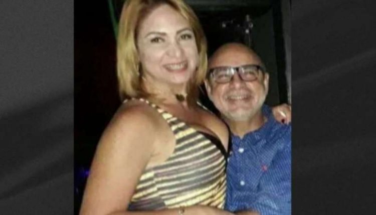 Mulher de Queiroz se apresenta a polícia 