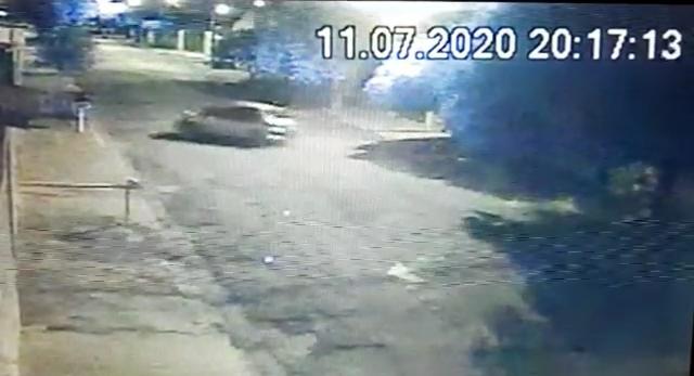 Em Campo Grande jovem é lançada para fora de carro e morre