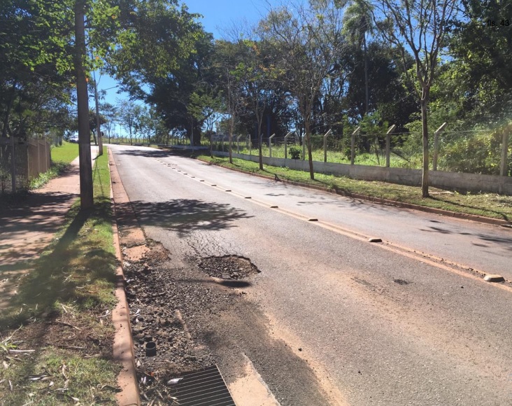 Prefeitura de Dourados irá indenizar motociclista que caiu em buraco 