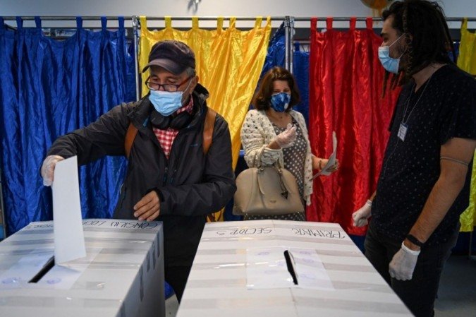 Prefeito conquista reeleição na Romênia 11 dias após morrer