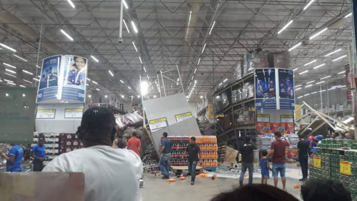 Prateleiras de um supermercado caem e deixa um morto