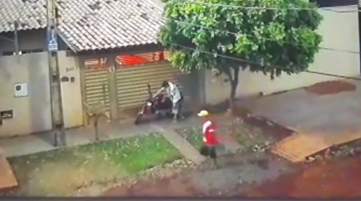 Em Campo Grande assaltantes levam moto em 10 segundos