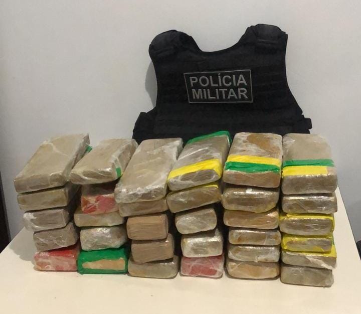 Polícia Militar prende mulher com drogas pela segunda vez no mesmo mês