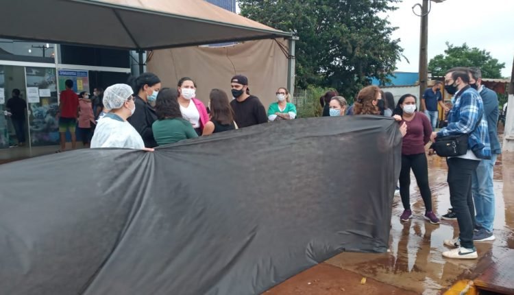 Técnicos de enfermagem protestam contra cortes de salários 