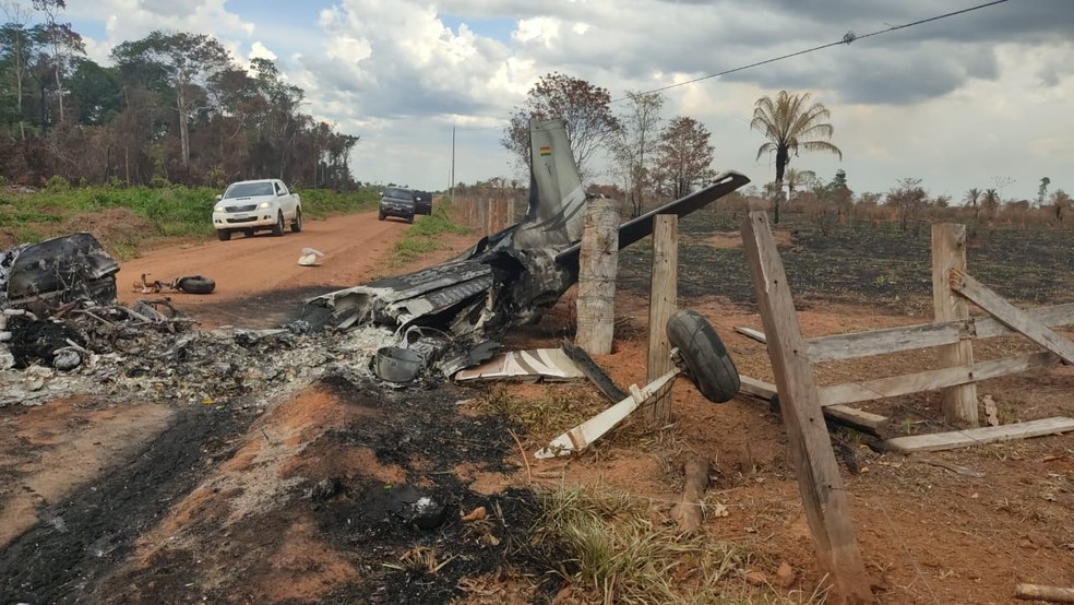 Em MT homem morre queimado após avião bater em poste 