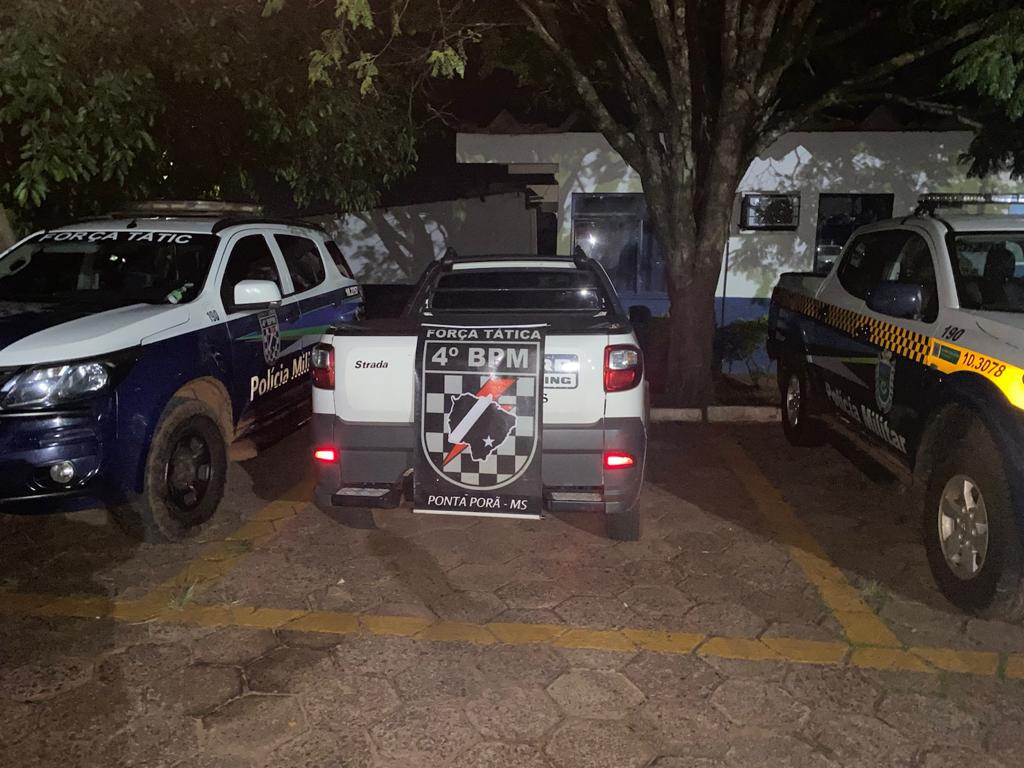 Polícia Militar apreende veículo com contrabando