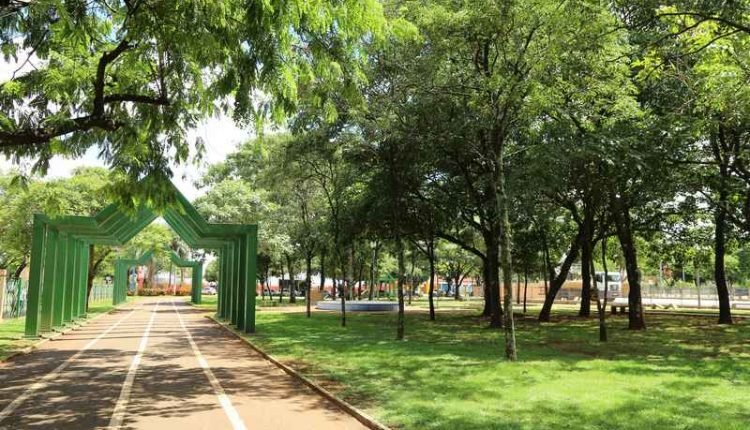 Os parques são fechados novamente em Dourados 