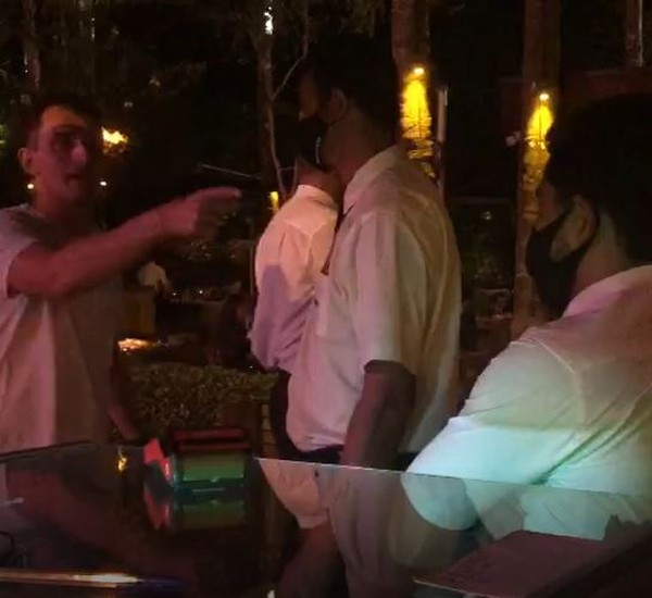 Empresário ameaça manobrista de bar 