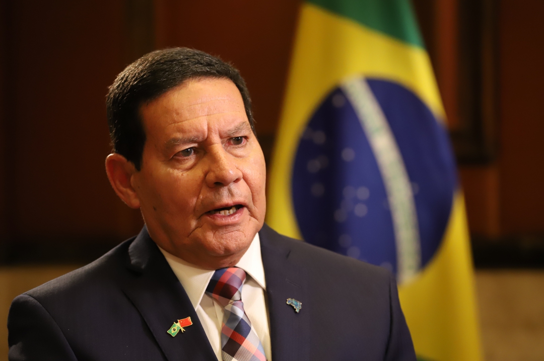 Mourão testa positivo para a covid-19