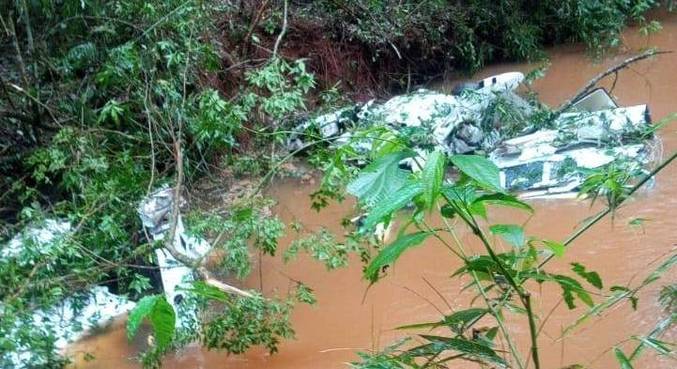 No Paraná família morre após avião cair 