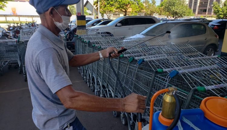 Em Dourados todos os supermercados tem que medir a temperatura dos clientes 