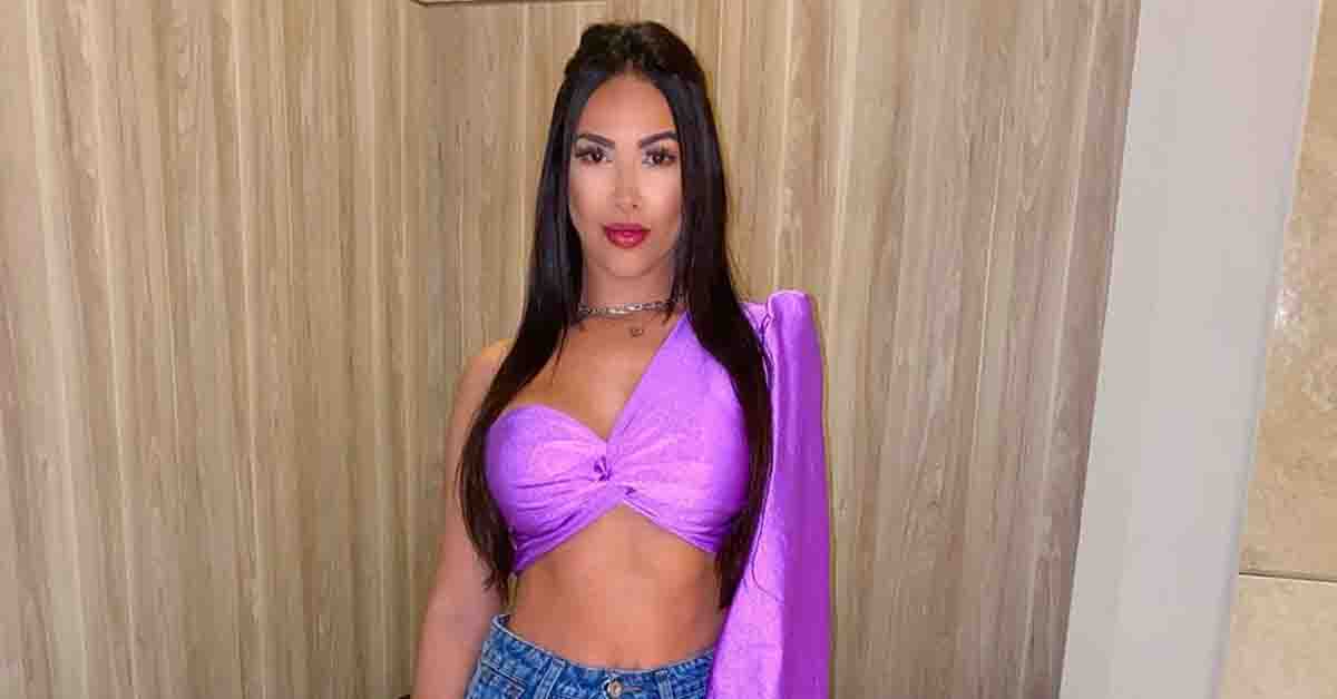 Influenciadora digital morre após complicações de uma lipoaspiração 
