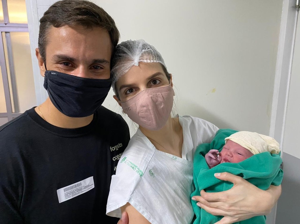 Nasce filho gerado pela tia para a irmã
