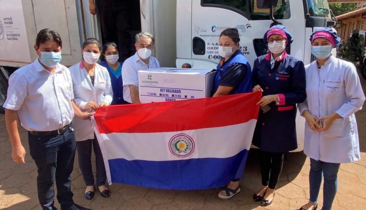 Cidade no Paraguai recebe as primeira doses da vacina contra a covid-19