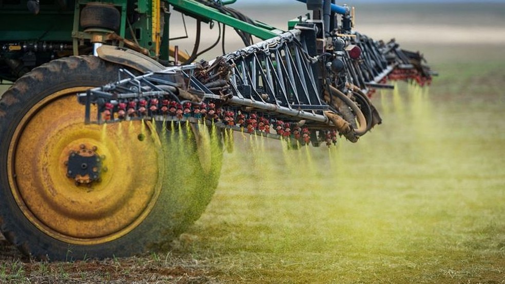 São registrados por meio do Ministério da Agricultura 67 agrotóxicos 