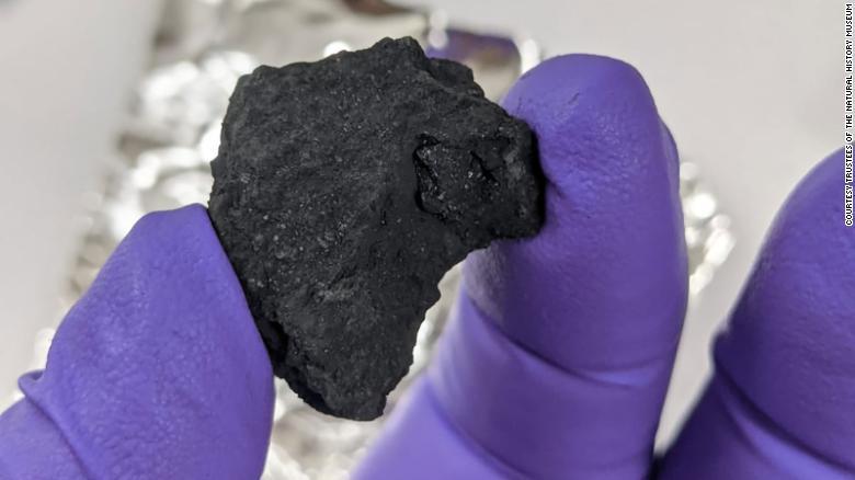 Fragmentos de meteoritos encontrados por cientistas podem explicar a origem da vida 