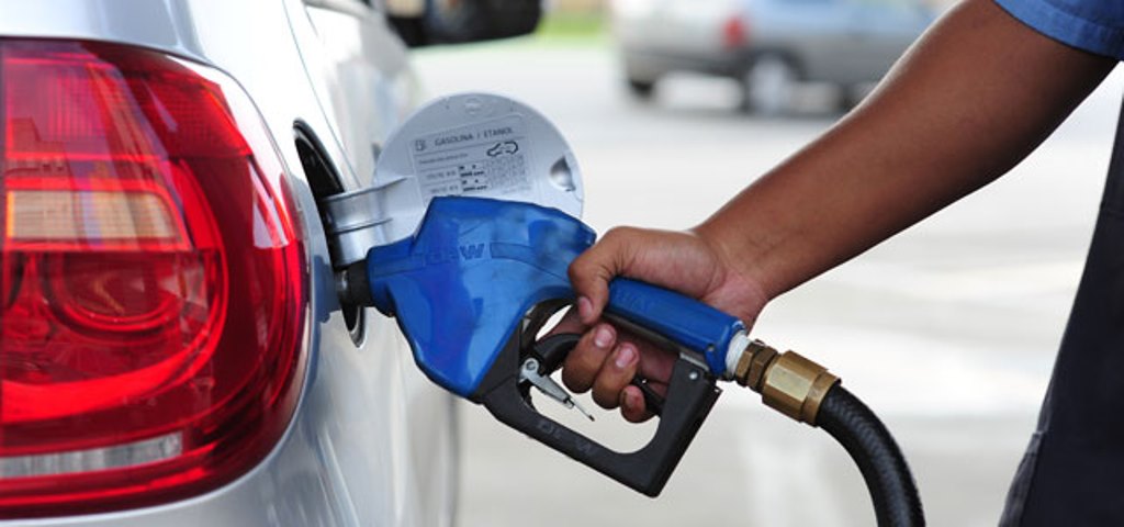 Em março gasolina teve alta de 12% e o etanol de 17%
