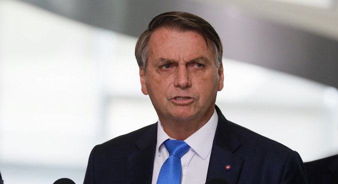Até final de semana Bolsonaro decidirá se tomará a vacina contra a covid-19