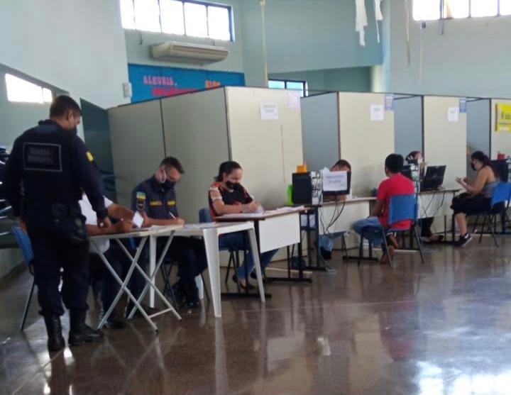 No sábado foram vacinados contra a covid-19 em Dourados 3.273 pessoas 