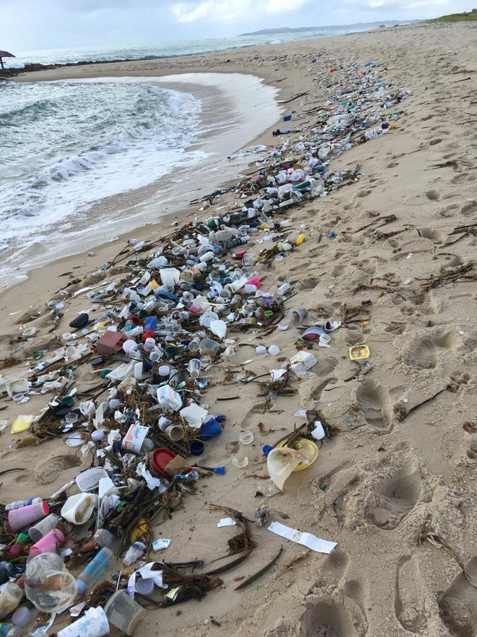Em praias do RN é encontrado 1,5 toneladas de lixo 