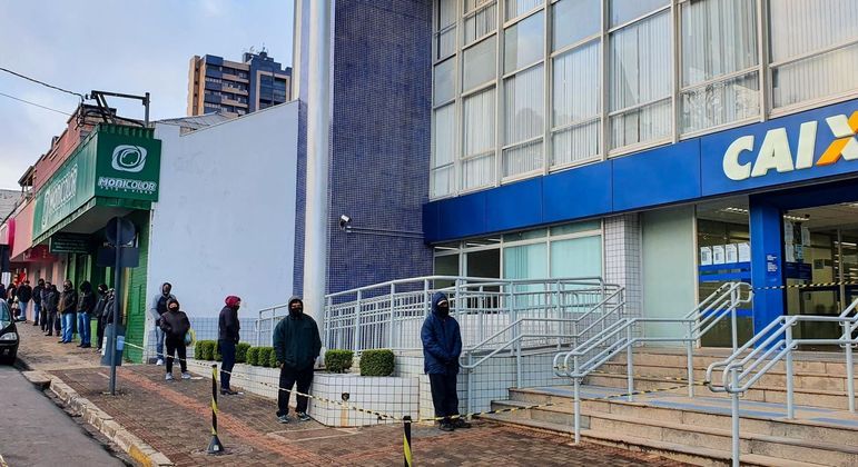 Começa o saque da 3ª parcela do auxílio para nascidos em janeiro