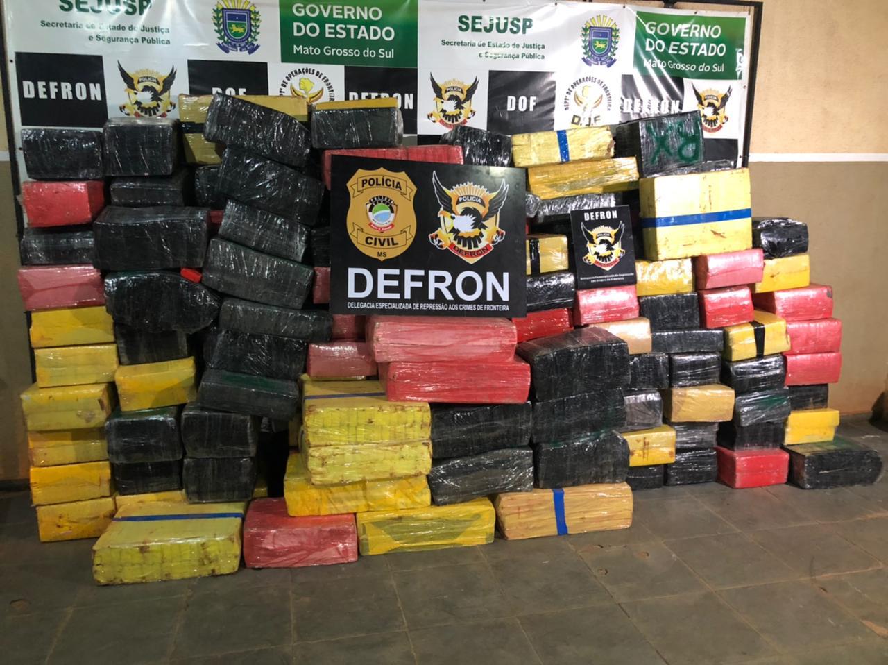 VÍDEO: DEFRON apreende 3.300 quilos de maconha em Dourados e um homem acabou preso