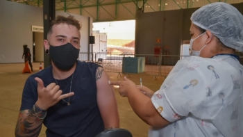 Vacinação contra a Covid 19 chega para pessoas com 20 anos ou mais