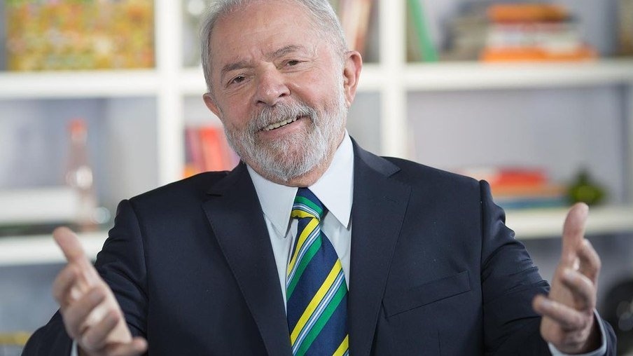 Lula diz que vai ‘regular’ imprensa e internet, se for eleito