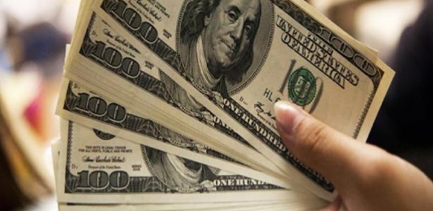 Dólar abre em queda nesta quarta