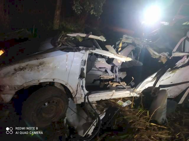 Casal morre depois de carro aquaplanar e capotar na BR-262