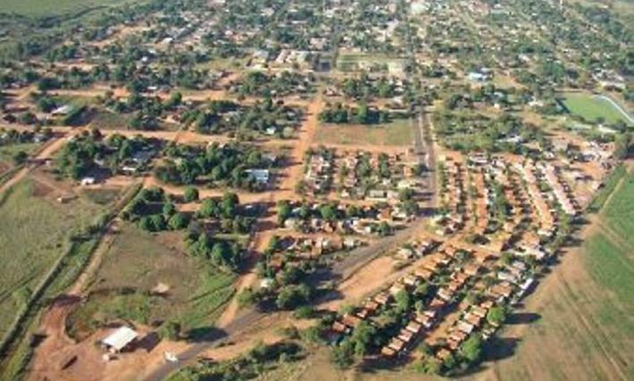 Cidade em MS fecha escolas após surto de Covid-19