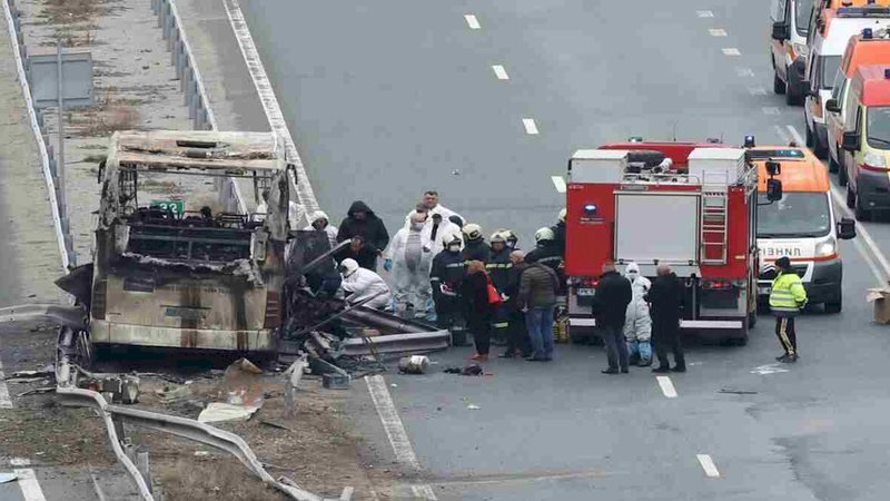 Ao menos 45 pessoas morrem após ônibus pegar fogo na Bulgária