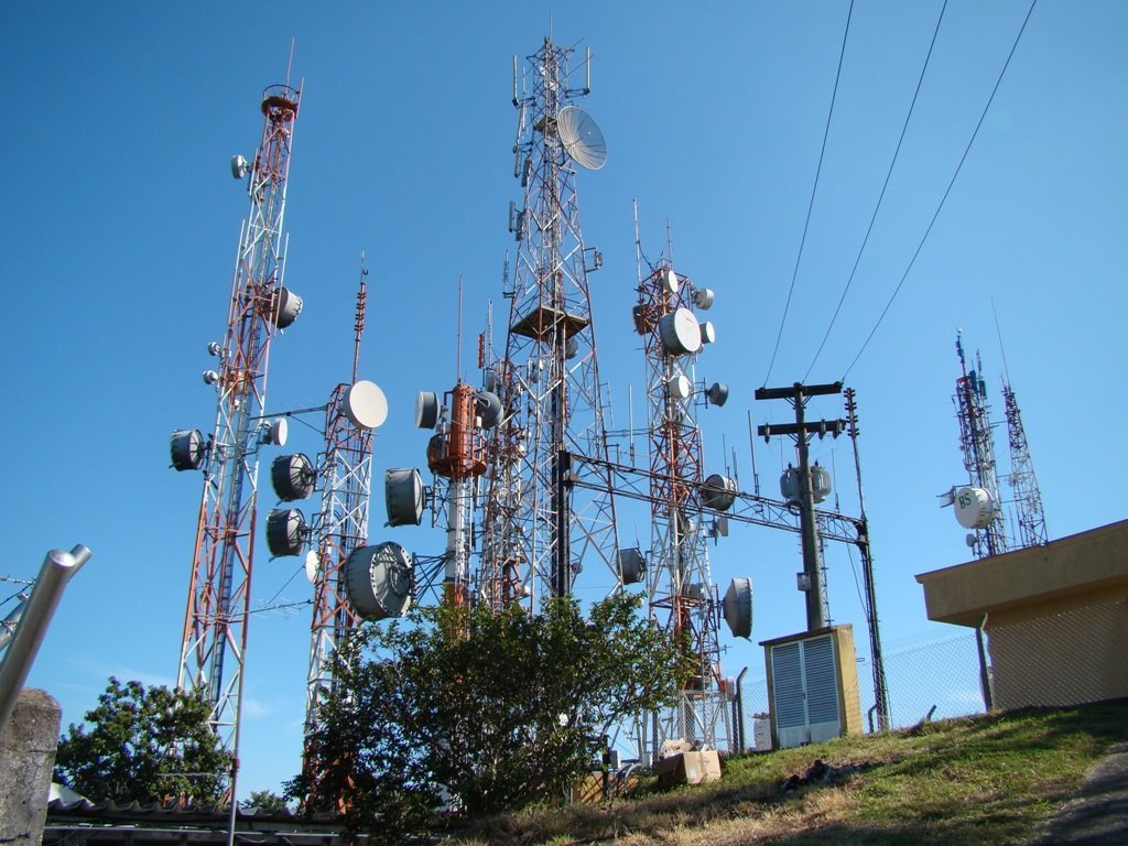 Para cortar custos, Globo decide vender torres de transmissão