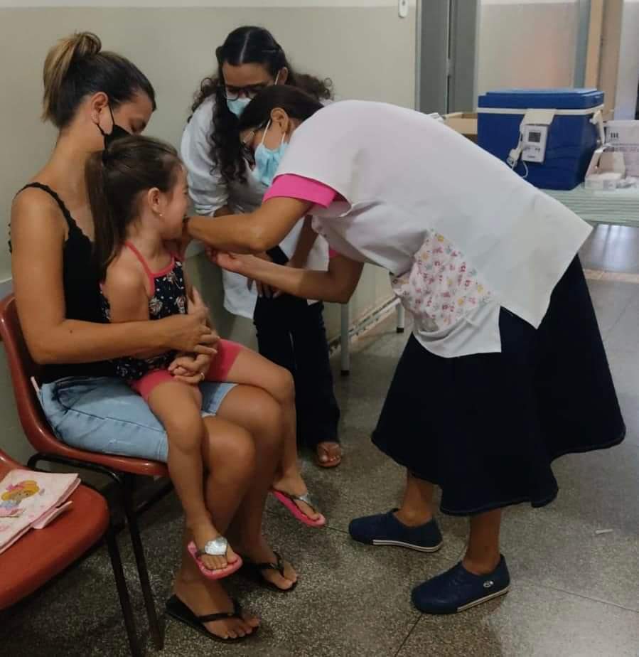 Primeiras Crianças vacinadas em Caarapó