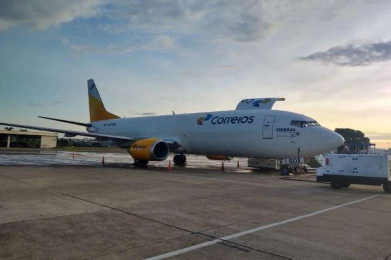 Correios inauguram o primeiro avião com a sua marca