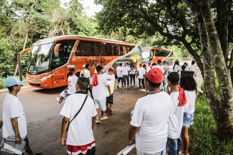 Familiares de presos protestam em frente à governadoria por melhorias em presídios