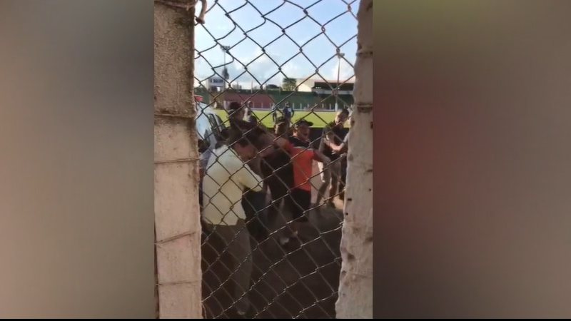 Briga generalizada em estádio no México deixa mais de vinte