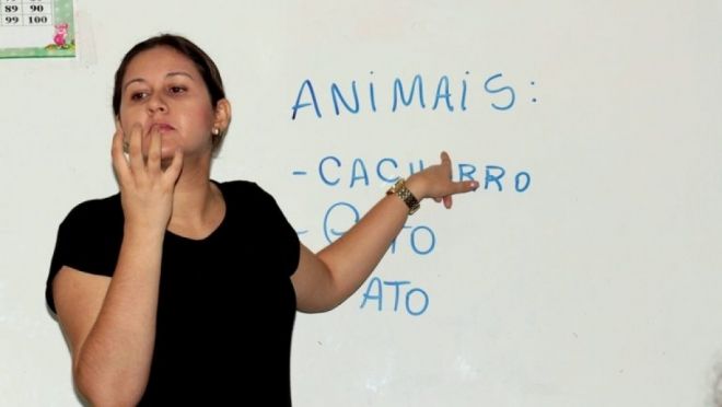 Encerra nesta quarta-feira inscrições para apoio pedagógico especializado de estudantes surdos da REE