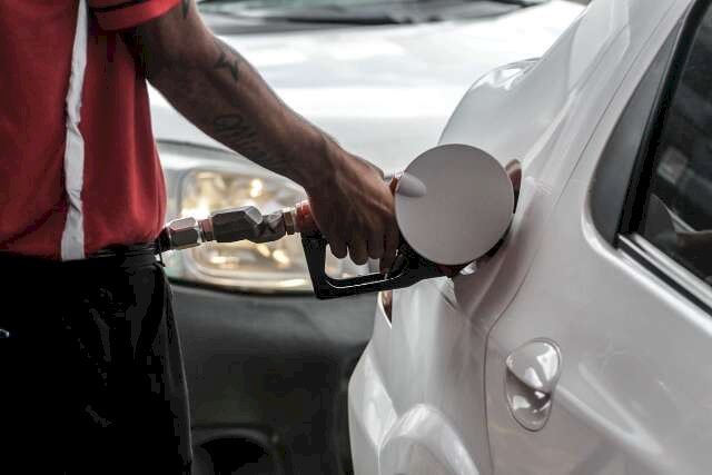 Pesquisa aponta aumento de 8,4% no litro da gasolina e 17,02% no diesel