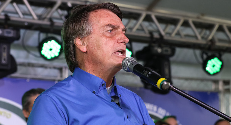 Bolsonaro diz que jamais será preso e volta a citar facada: 'Sou imorrível'