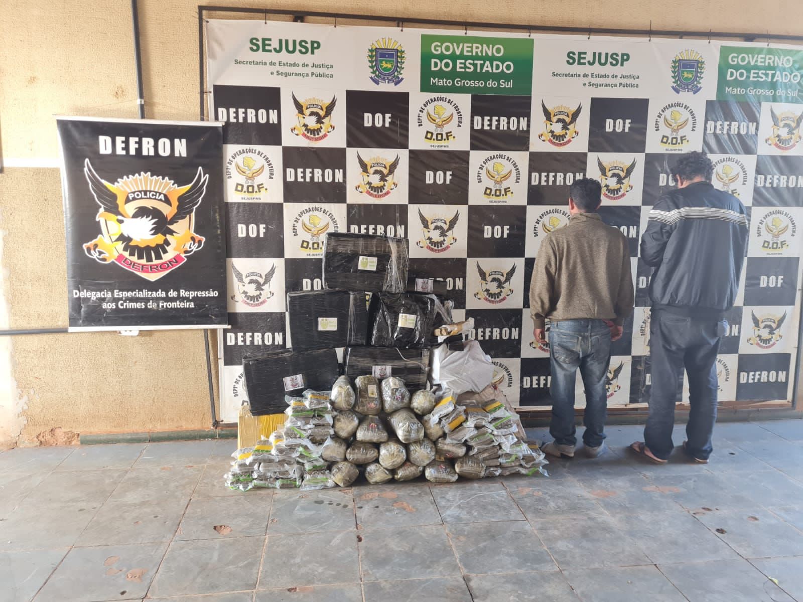 210kg de Maconha e 35kg de Skunk são apreendidos em Coronoel Sapucaia/MS