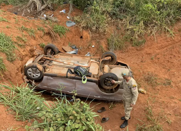 Acidente mata 2 turistas e deixa taxista ferido em MS