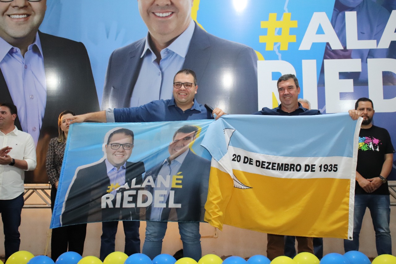 Riedel é recebido por multidão em evento organizado por Alan Guedes 