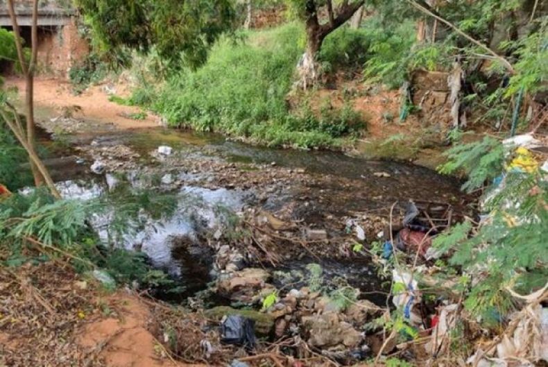 Corpo de mulher é encontrado em canal de água na fronteira