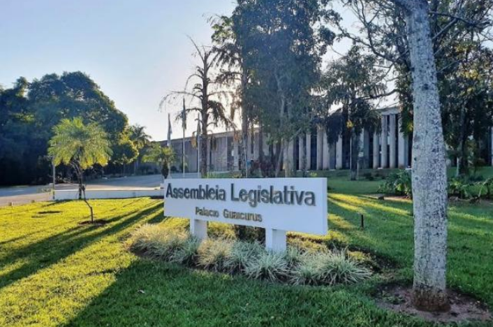 Deputados se “esquecem” das sessões da Assembleia em meio à campanha