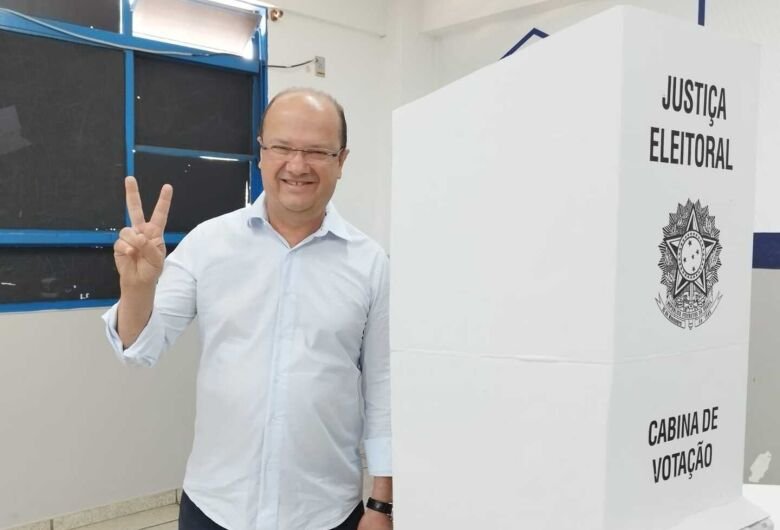 Barbosinha vota na Vila Progresso e faz balanço das ações de campanha